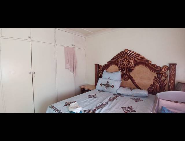 2 BEDROOM FLAT FOR SALE IN VEREENIGING CENTRAL